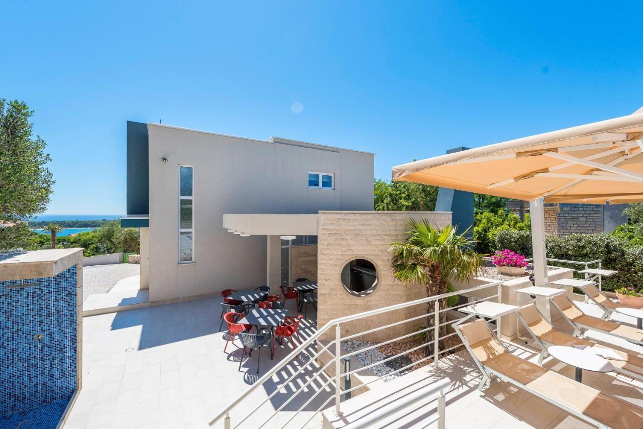 Апартаменты Pool Terrace Sea View Sarkic Новалья Экстерьер фото