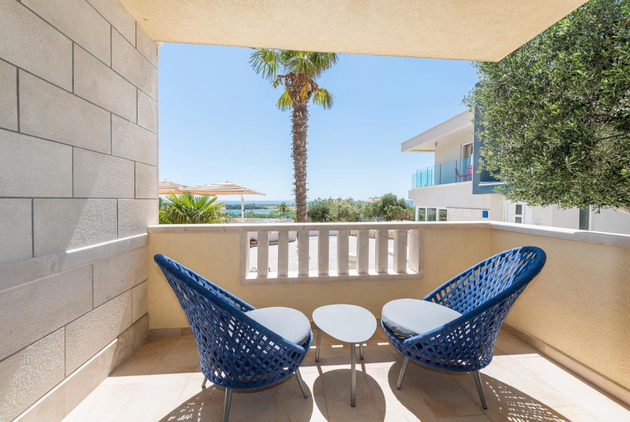 Апартаменты Pool Terrace Sea View Sarkic Новалья Экстерьер фото