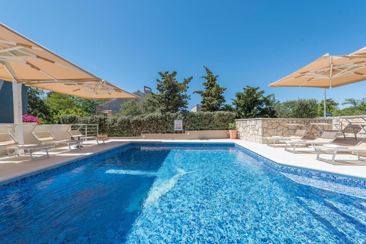 Апартаменты Pool Terrace Sea View Sarkic Новалья Экстерьер фото